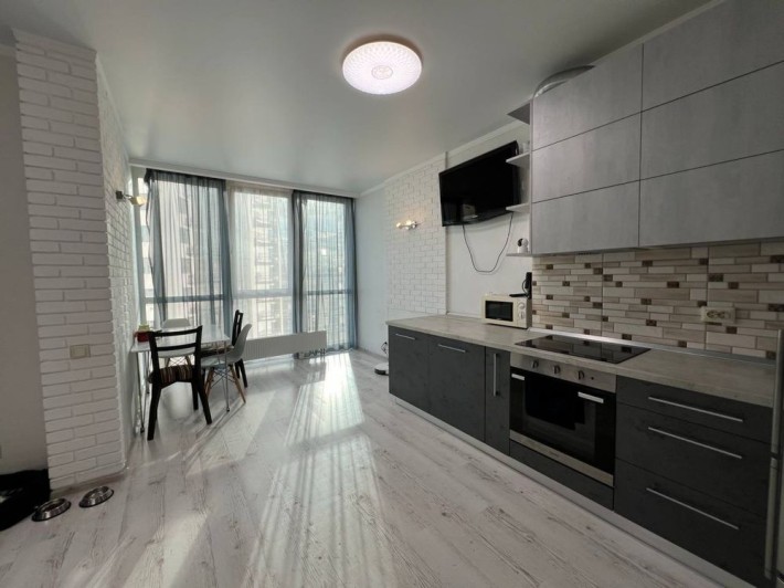 Продам квартиру с ремонтом в ЖК Приморские сады - фото 1