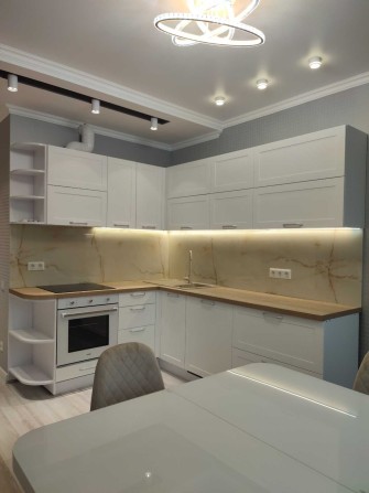 Євродвушка, вид моря, новий ремонт, меблі, техніка 43 кв.м. - фото 1