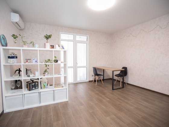 Продам у Артвіль 1 кімнатну квартиру площею 53 кв м ремонт меблі Авангард