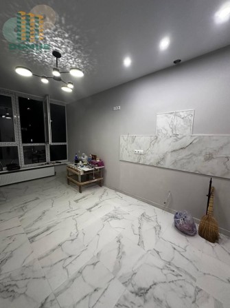 Продам евро-2 квартиру ЖК Акварель 2. Вид моря! 45м2 Начат ремонт! - фото 1