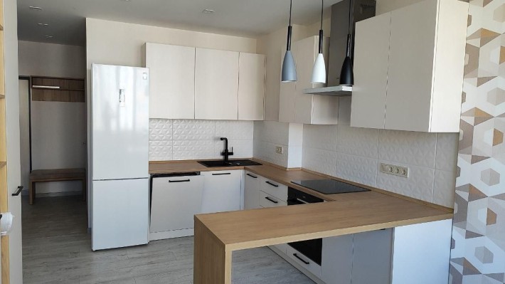 Продам 1-комн. квартиру с новым ремонтом в ЖК Маршал Сити (349-773) - фото 1