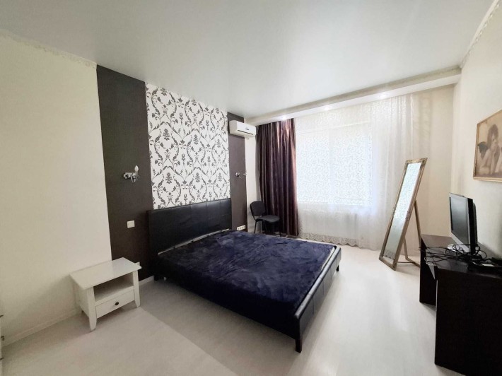 Уютная 2-ком квартира в ЖК Радужный  10 дом высокий 1 этаж - фото 1