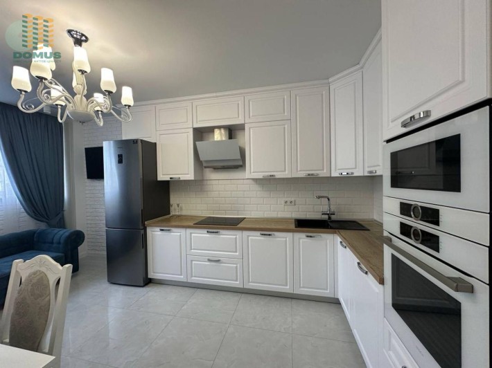 Продам 2 комн ЖК Радужный, Таирова. Хороший ремонт! 70м2 - фото 1