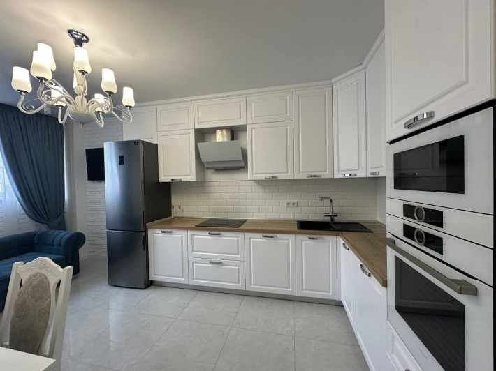 2-комнатная квартира в ЖК Радужный, дорогой ремонт, єВідновлення - фото 1