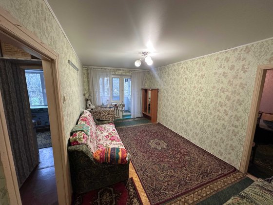 Продається 2-кімнатна квартира на середньому поверсі, пгт Таїрове Таирово
