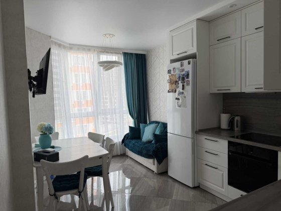 Акварель-1  2 ком.квартира евроремонт 65 тысяч Лиманка