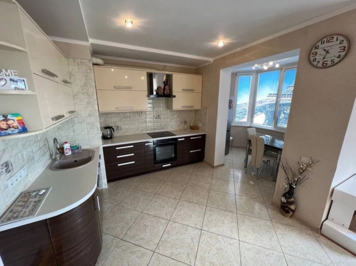 Двухкомнатная квартира, Радужный, большая кухня-гостиная и спальня - фото 1