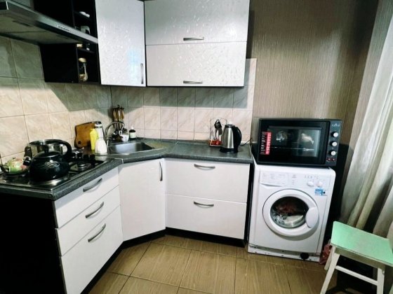 Продается просторная 3-комнатная квартира в «сталинке» на 7 км! Прилиманське