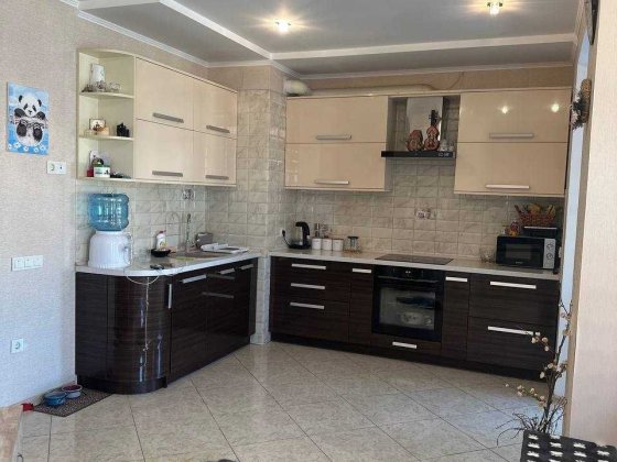 Продам ЖК Радужный  2 комнатная квартир ремонт Лиманка