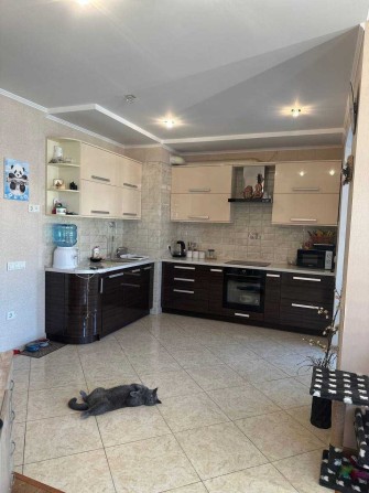 Продам ЖК Радужный  2 комнатная квартир ремонт - фото 1