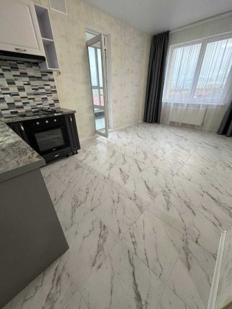 Нова простора квартира з ремонтом в газовому будинку - фото 1