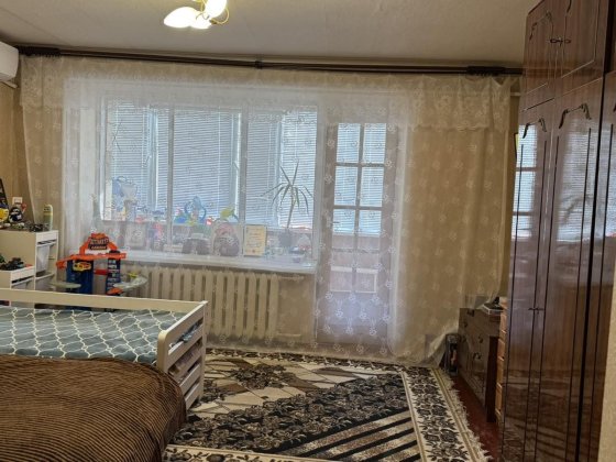 продам 2км квартиру в центрі міста Кобеляки