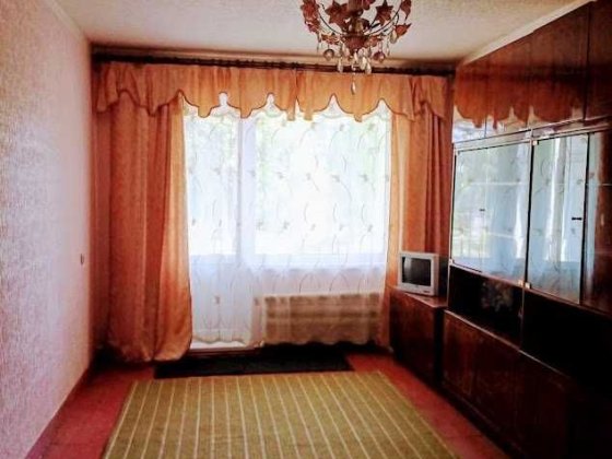 Продам ,  3-х кімнатну квартиру з меблями в Котельві , вул.Короленка, Котельва