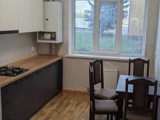 Продам квартиру.При купівлі квартири - в падарунок пральна машинка! Костопіль