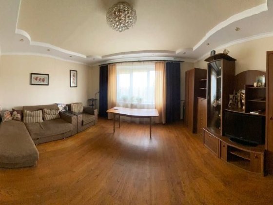 Продам 3 кімнатну квартиру Вараш