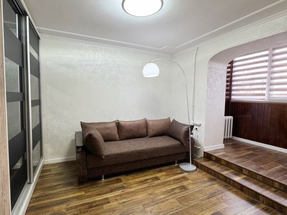 Продається 1-кімнатна квартира з ремонтом Костопіль