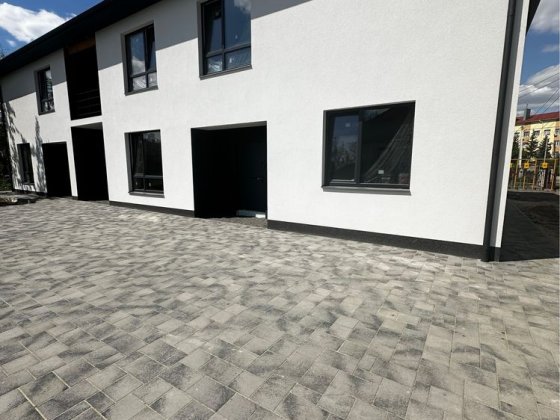 Продається квартира з власним подвірʼям Костопіль