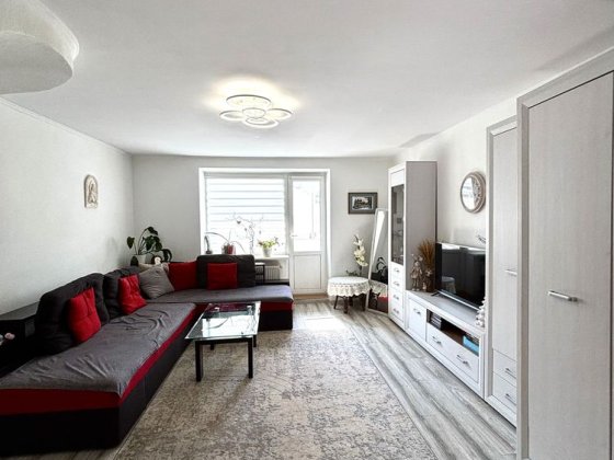 Двохкімнатна кіартира, з ремонтом на Будного Петриков