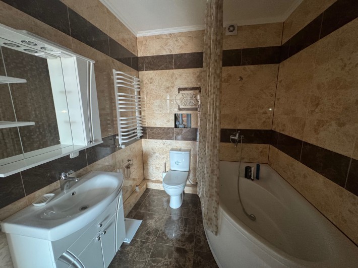 Продаж 2к квартири в центрі Чорткова - фото 1