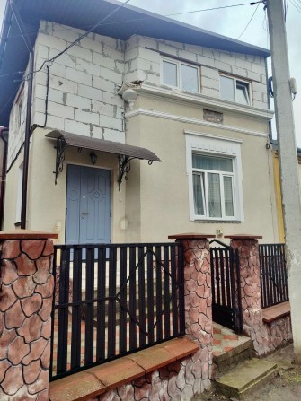 Продається квартира в частині будинку в самому центрі міста. Чортків - фото 1