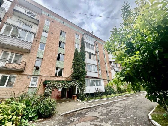 Продається 3- кімнатна квартира. Чортків Чортків