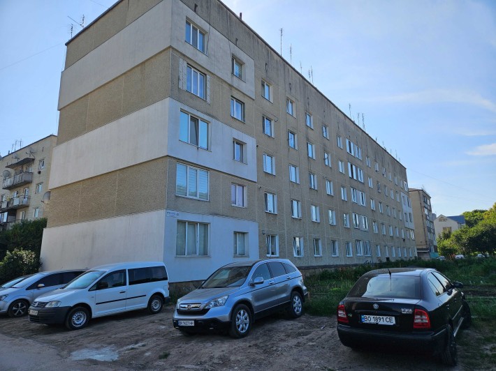 Продається 2-х кімнатна квартира. Зборів, Тернопільський район. - фото 1