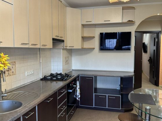 Продам свою 1к кв салтовское шоссе 242 б Кулиничи