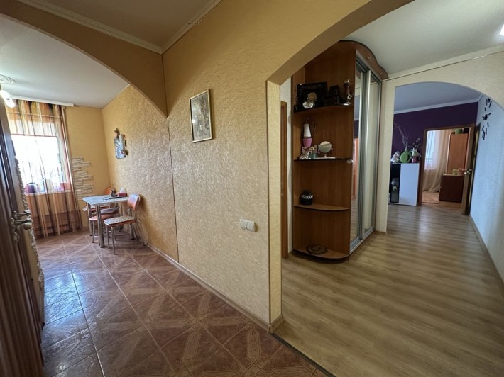 Продам 4-х комн. квартиру на Амосова СОБСТВЕННИК - фото 1