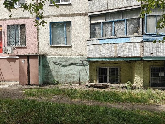 1-к квартира, можно под бизнес, красная линия. Златопіль