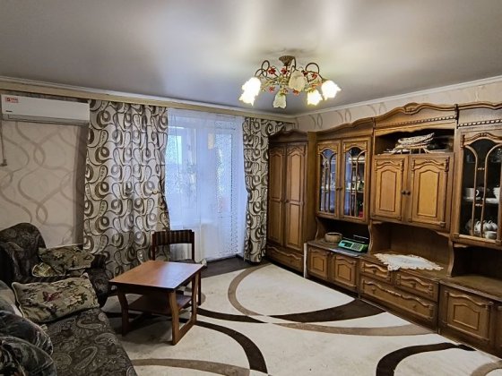3 кімнатна квартира в центрі міста район поліклініки з меблями Балаклея
