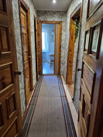 Двокімнатна в гарному стані - фото 1