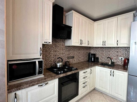 2к квартира з ремонтом на Озерній, вул. Лісогринівецька Лісові Гринівці