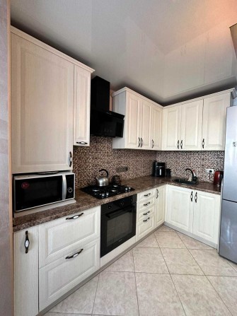 2к квартира з ремонтом на Озерній, вул. Лісогринівецька - фото 1