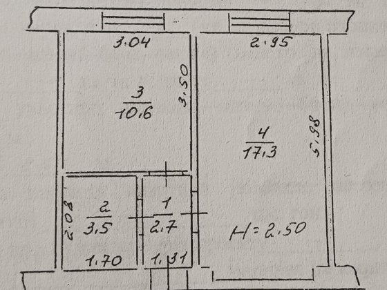 Продається однокімнатна квартира у центрі міста Дунаевцы