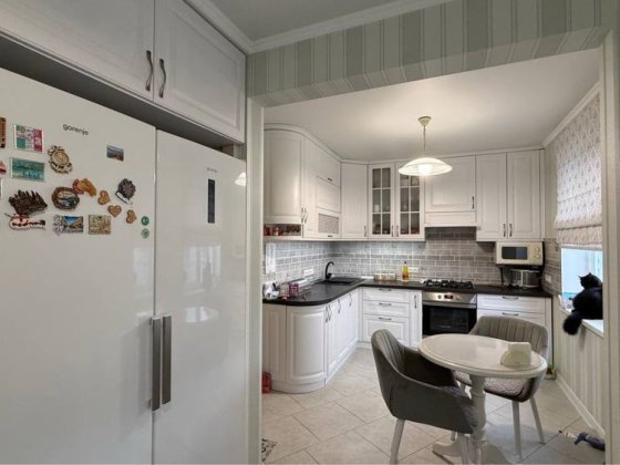 Продаж 4 кімнатної квартири поруч із парком Олешин