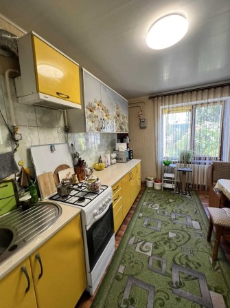 Простора 3-кімнатна квартира з окремим входом та власним двориком. - фото 1