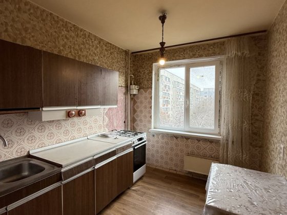 Продам трикімнатну ПЗР 6 поверх Геронимовка