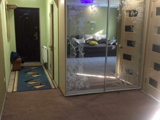 Продається двокімнатна квартира з ремонтом ,з меблями та поб.технікою Новгород-Северский