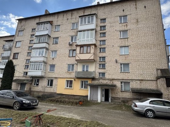 МОЖНА КУПИТИ ПІД ДЕРЖАВНІ ПРОГРАМИ Продам  3 кімнат. кварт.в м Вижниця Вижница