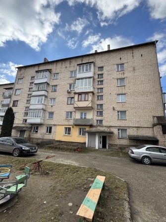 МОЖНА КУПИТИ ПІД ДЕРЖАВНІ ПРОГРАМИ Продам  3 кімнат. кварт.в м Вижниця - фото 1