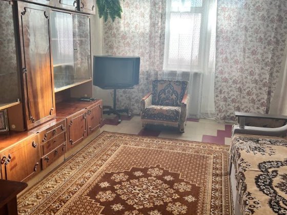 Продам 3-ком Черемушки тёплая, сухая, не угловая, без долгов. Срочно