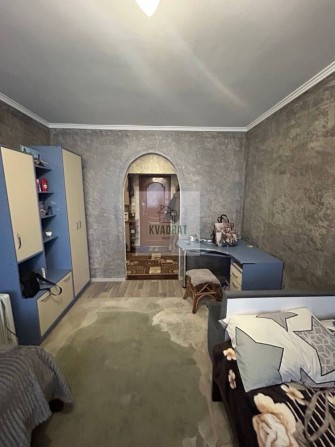 Продам кімнату у гуртожитку з продуманим плануванням.р-н Черемушки - фото 1