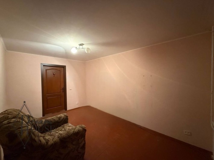 Продаж кімнати з косметичним ремонтом - фото 1