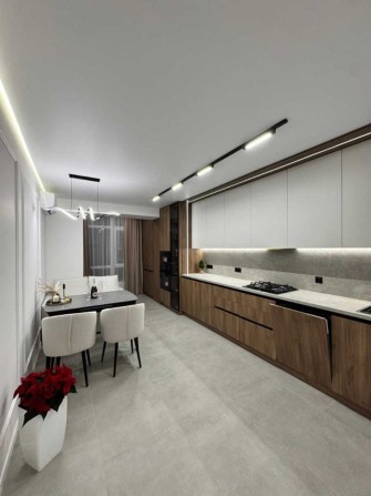 Продається 2 кімнатна квартира в центрі міста - фото 1