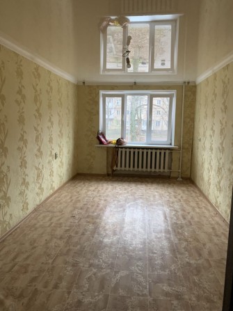 Кімната в комуналці на 44 кварталі, не кутова, з ремонтом, 2 поверх - фото 1