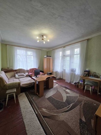 Кімната в комунальній квартирі, 27 м2, цегляний будинок, поверх 2/4 - фото 1