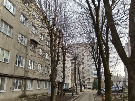 Продаж квартири в гуртожитку. Район Східний