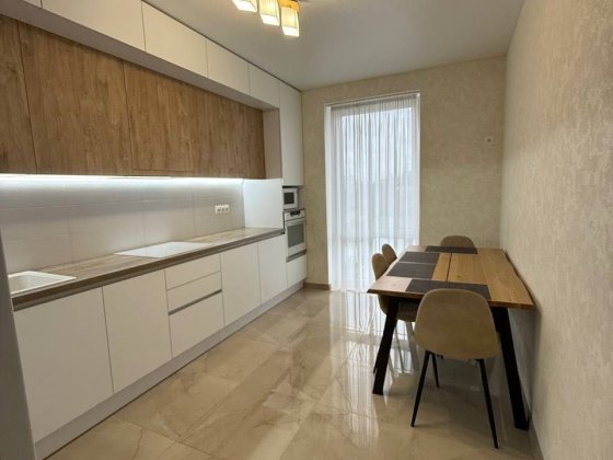 терміново продам 3 кімнатну квартиру "на щасливому" без комісії ! Рівне