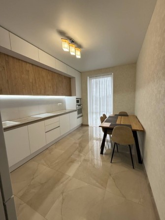 терміново продам 3 кімнатну квартиру "на щасливому" без комісії ! - фото 1