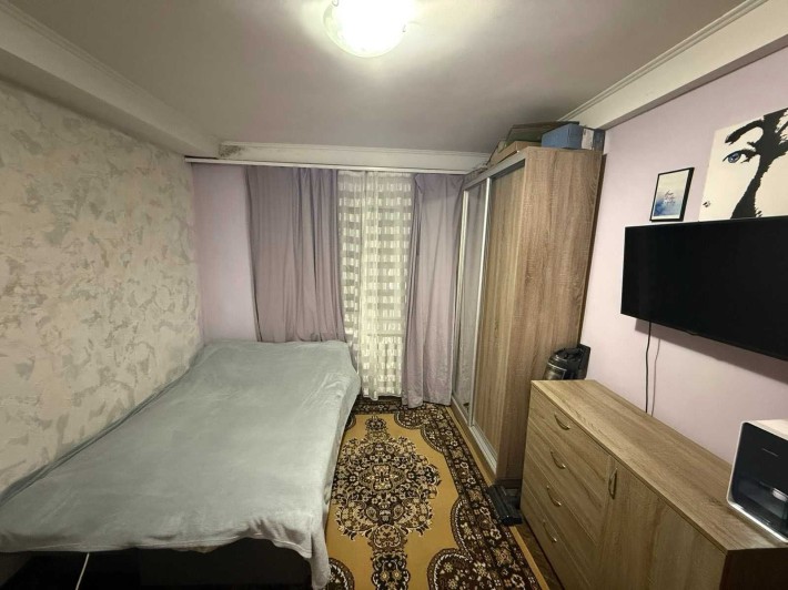 Продам кімнату в комунал. кварт. Воскресенка, вул. Івана Микитенка 7-В - фото 1